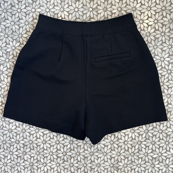 Women's Spanx Ponte Perfect Aline Pull On Shorts in Black, Size XS - Picture 2 of 8